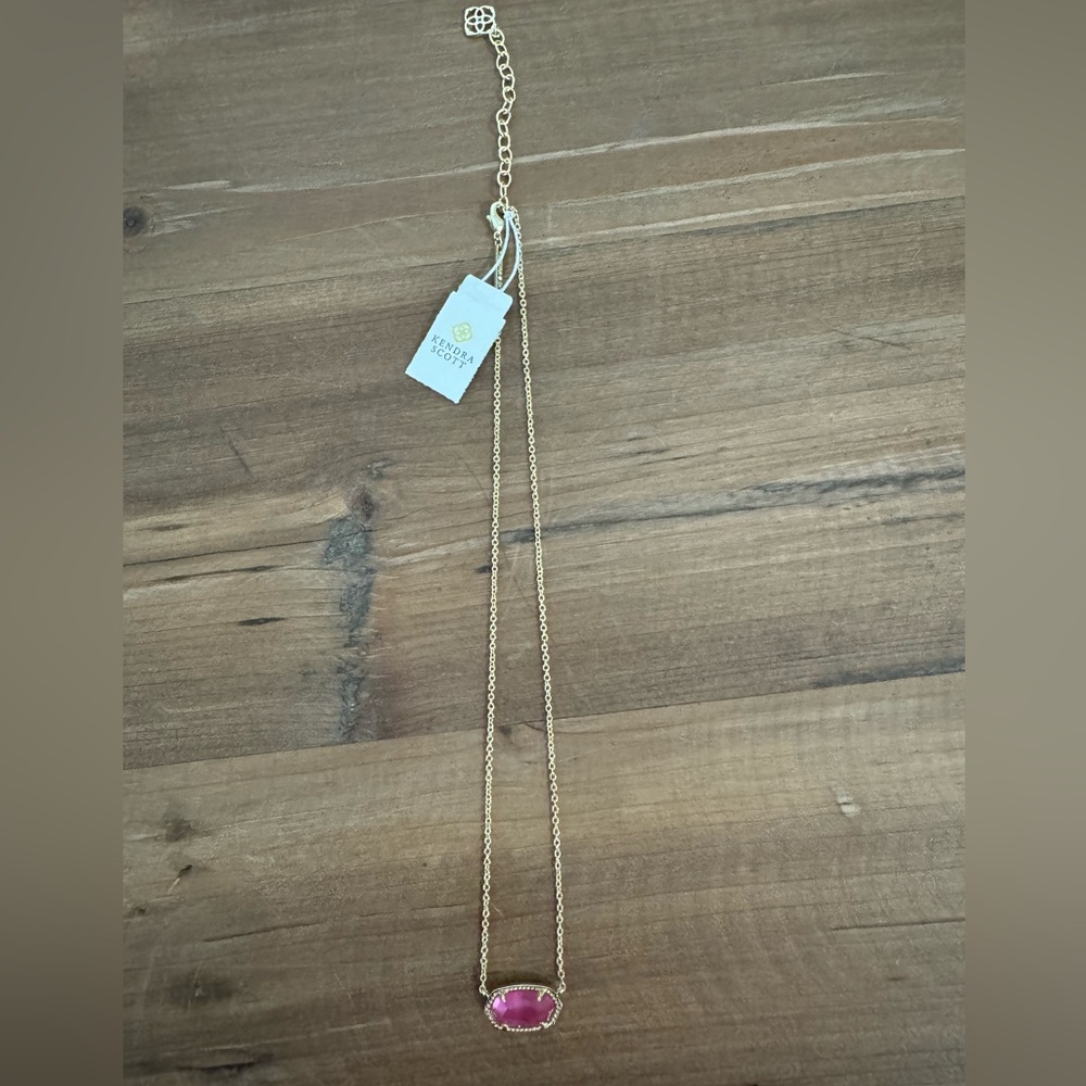 Kendra Scott Elisa Gold Pendant Necklace in Azalea Illusion